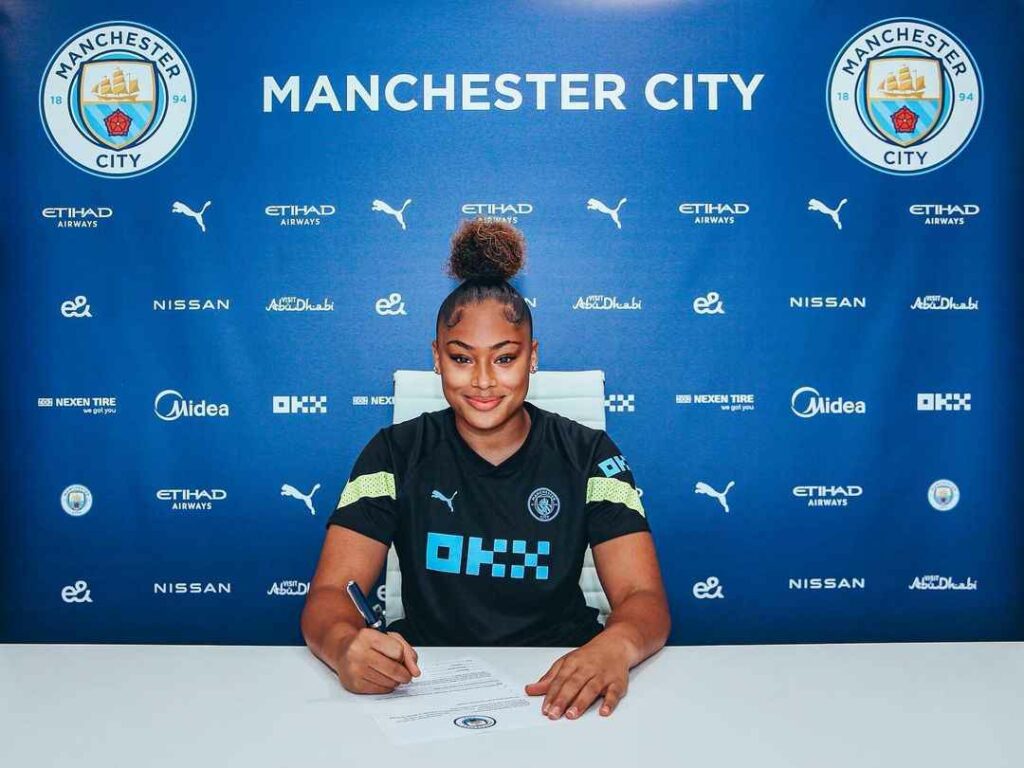 Khiara Keating signing Man City contract